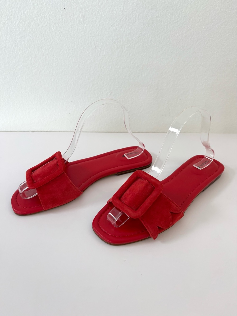 Birdies Kiwi Slides NWOT Red Suede Scallops Buckle Trim 8.5